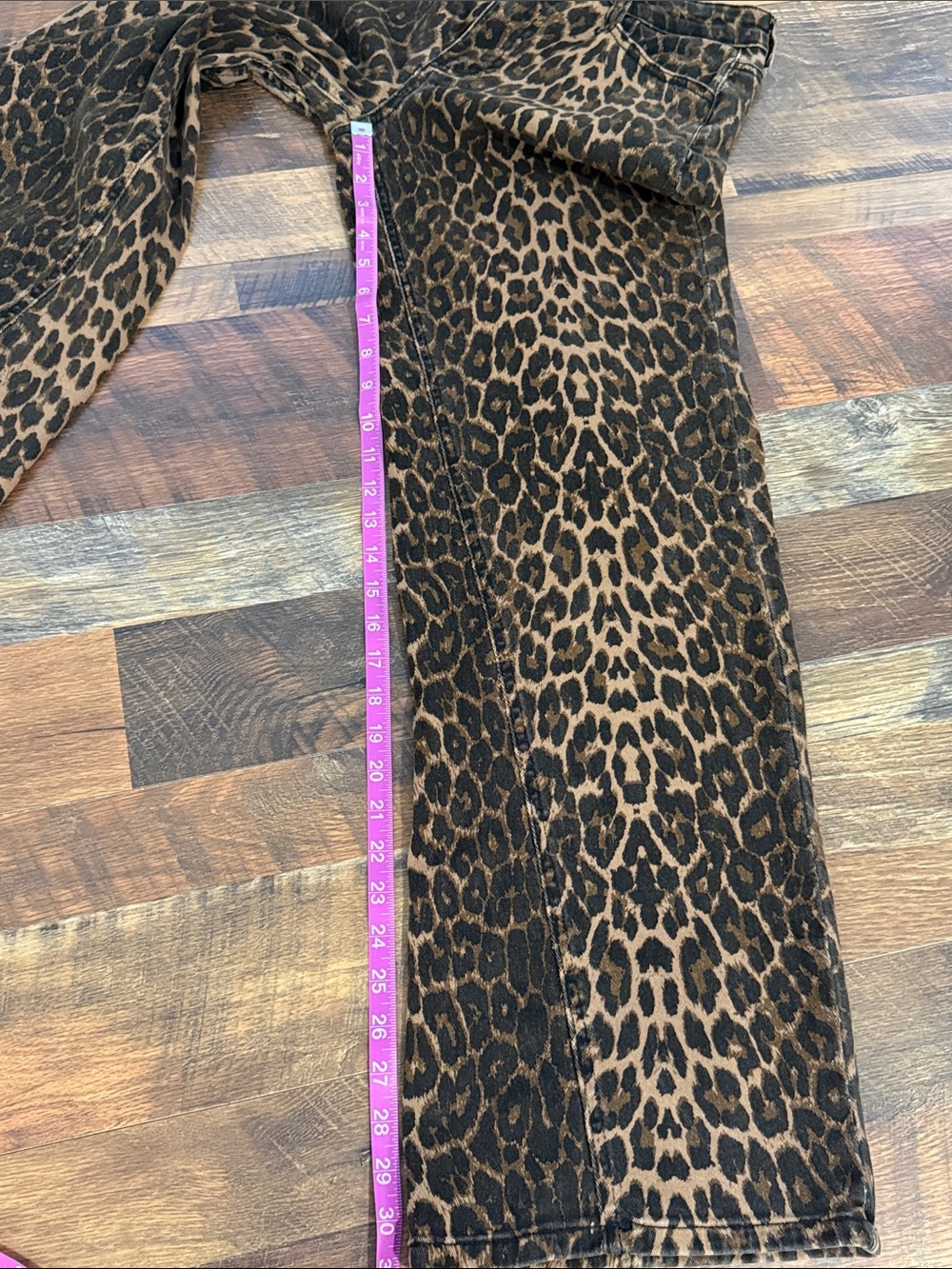 Heart Hips Leopard Print Wide Leg Jeans Size Medium Animal Print Denim - Picture 10 of 10